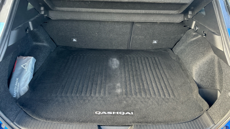 Nissan Qashqai 1.3 DiG-T MH N-Connecta 5dr Petrol Hatchback